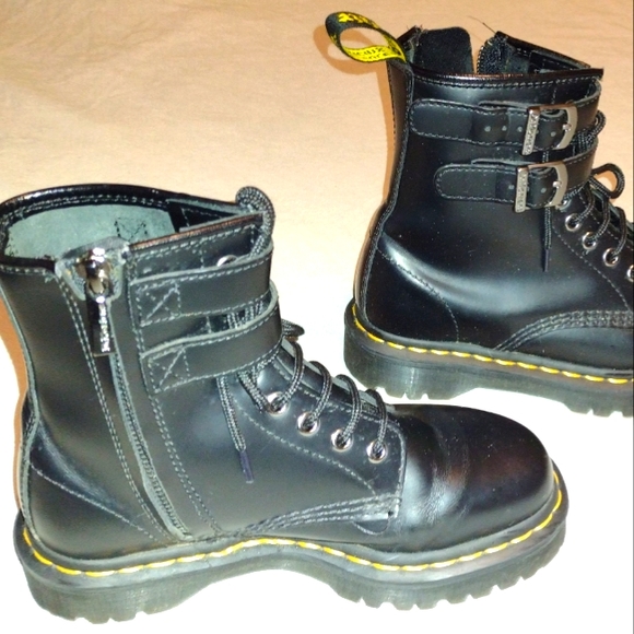 Dr Martens, Size 6 - Picture 1 of 4